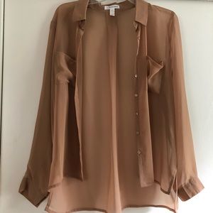 Sheet tan/nude blouse